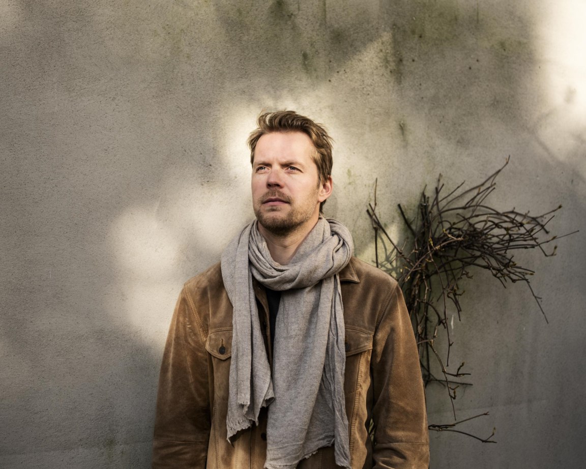 Geen ommetje rond de eigen navel | De Standaard