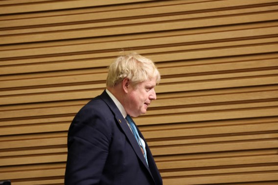 Boris Johnson ontloopt voorlopig boete na Partygate
