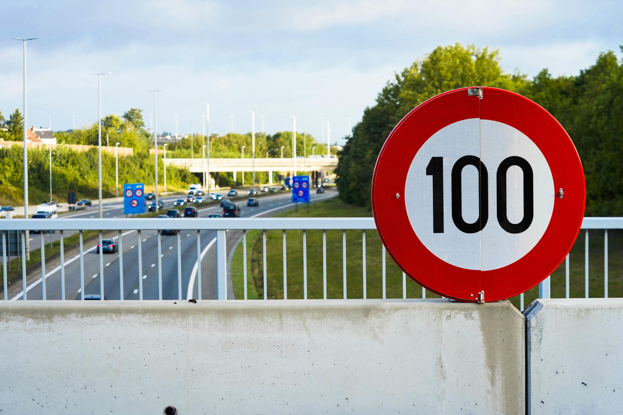 Peeters rejects Groen’s proposal for 100 kilometers per hour on the motorway: ‘Drivers can decide that perfectly for themselves’