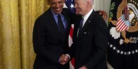 Obama haalt grap uit met Biden bij terugkeer naar Witte Huis