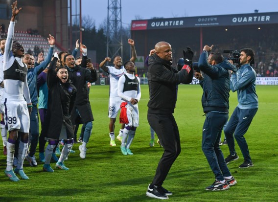 Anderlecht haalt top vier ten koste van AA Gent, Genk heeft nog uitzicht op Europa