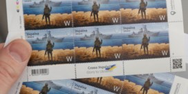 Timelapse toont hoe honderden Oekraïners aanschuiven om een postzegel te kopen