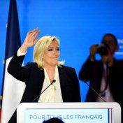 Verslagenheid en teleurstelling in kamp Le Pen: ‘Ik begrijp het niet. We dachten echt dat het kon’
