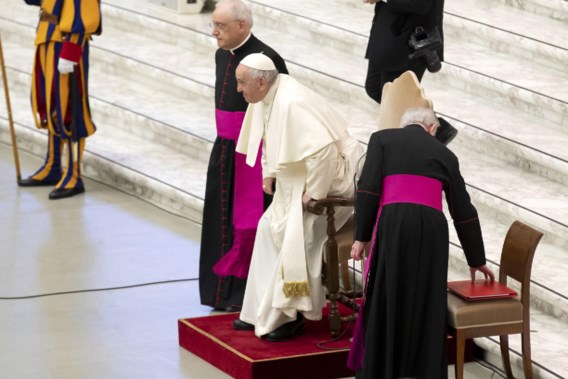 Paus neemt het op voor schoonmoeders: ‘Maar let ook op hoe u uzelf uitdrukt’