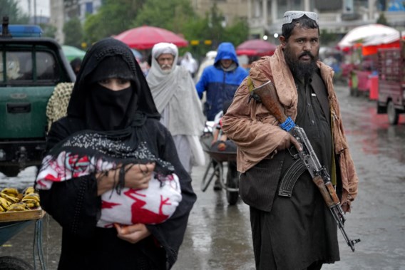 Taliban verplichten Afghaanse vrouwen in openbaar boerka te dragen