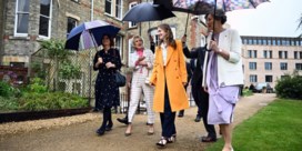 Prinses Elisabeth vergezelt prinses Astrid tijdens bezoek aan Oxford