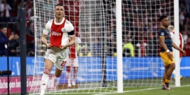 Ajax voor 36ste keer kampioen van Nederland na winst op Heerenveen