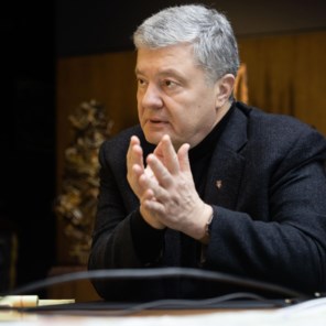 Exclusief interview met ex-president Porosjenko: ‘We moeten een hel voor Poetin klaarzetten’