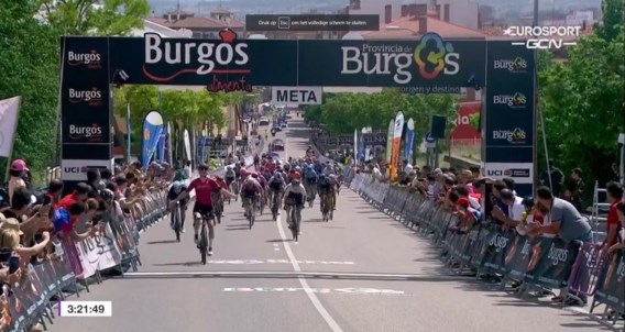 Kopecky sprint naar winst in openingsrit Ronde van Burgos