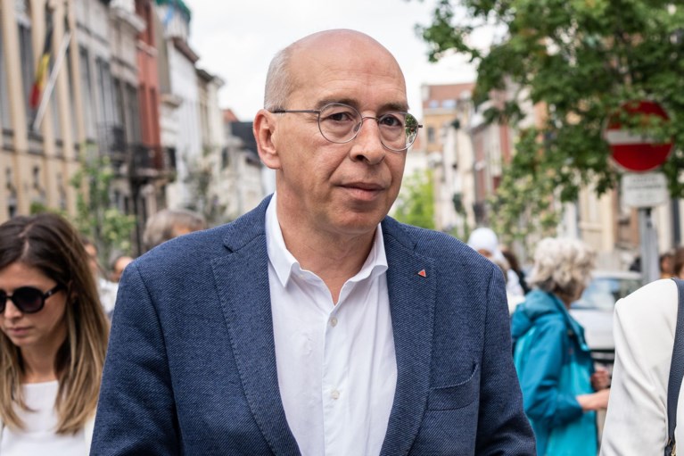 Schaarbeekse schepen dient een klacht in tegen collega voor handtastelijkheden