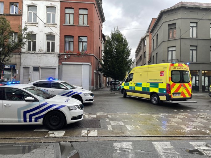 Politie nog steeds op zoek naar man die leerkracht bedreigde met alarmpistool in Anderlecht, parket opent onderzoek