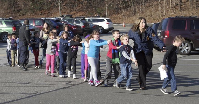Nabestaanden van Sandy Hook en Parkland spreken zich uit: ‘Hoeveel keer nog?’
