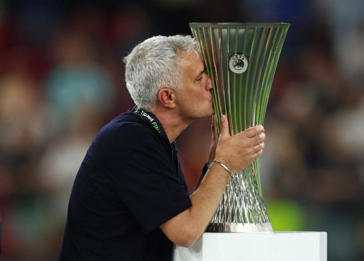 AS Roma wint eerste Conference League na zuinige zege tegen Feyenoord