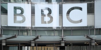 BBC schrapt 1.000 jobs, twee zenders verdwijnen