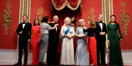 Harry en Meghan herenigd met de Queen... in Madame Tussauds