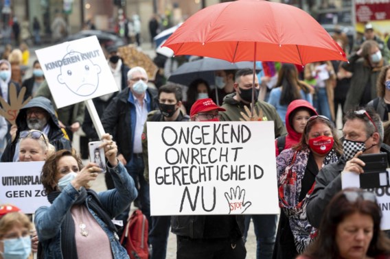 Nederland geeft racisme toe bij belastingdienst