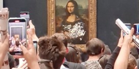 Bezoeker bekogelt Mona Lisa met taart