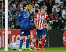Fans breken naamplaat van Thibaut Courtois uit aan stadion van Atlético Madrid 