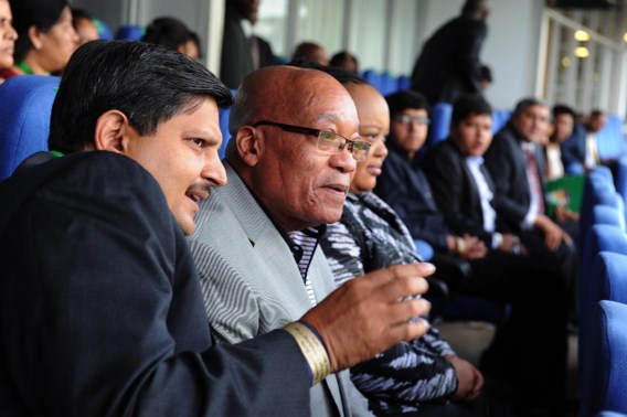 Van Zuid-Afrikaanse kingmakers tot voortvluchtigen: Gupta’s eindelijk gevat