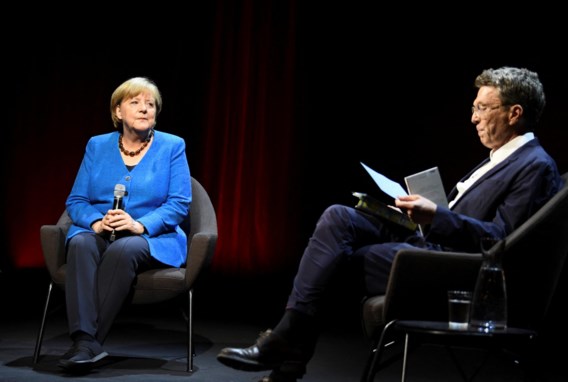 Ondanks het gevaar dat Poetin betekende, bleef Angela doormerkelen