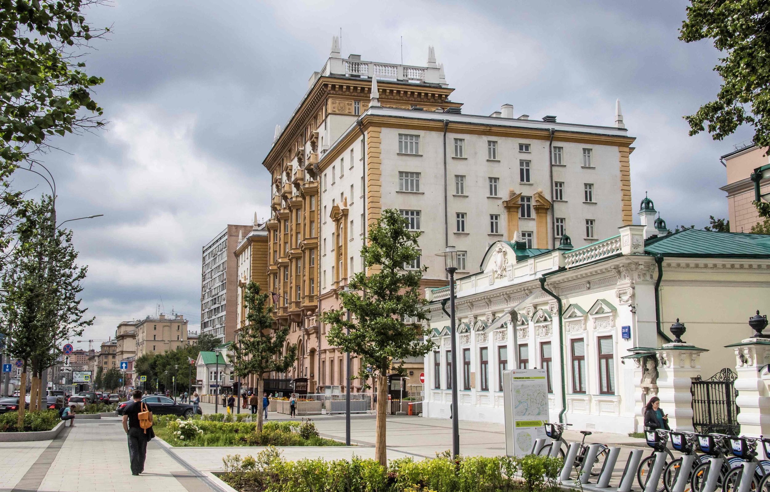 Москва издевается над американцами, меняя адрес посольства