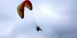 Paraglider stort neer in Affligem