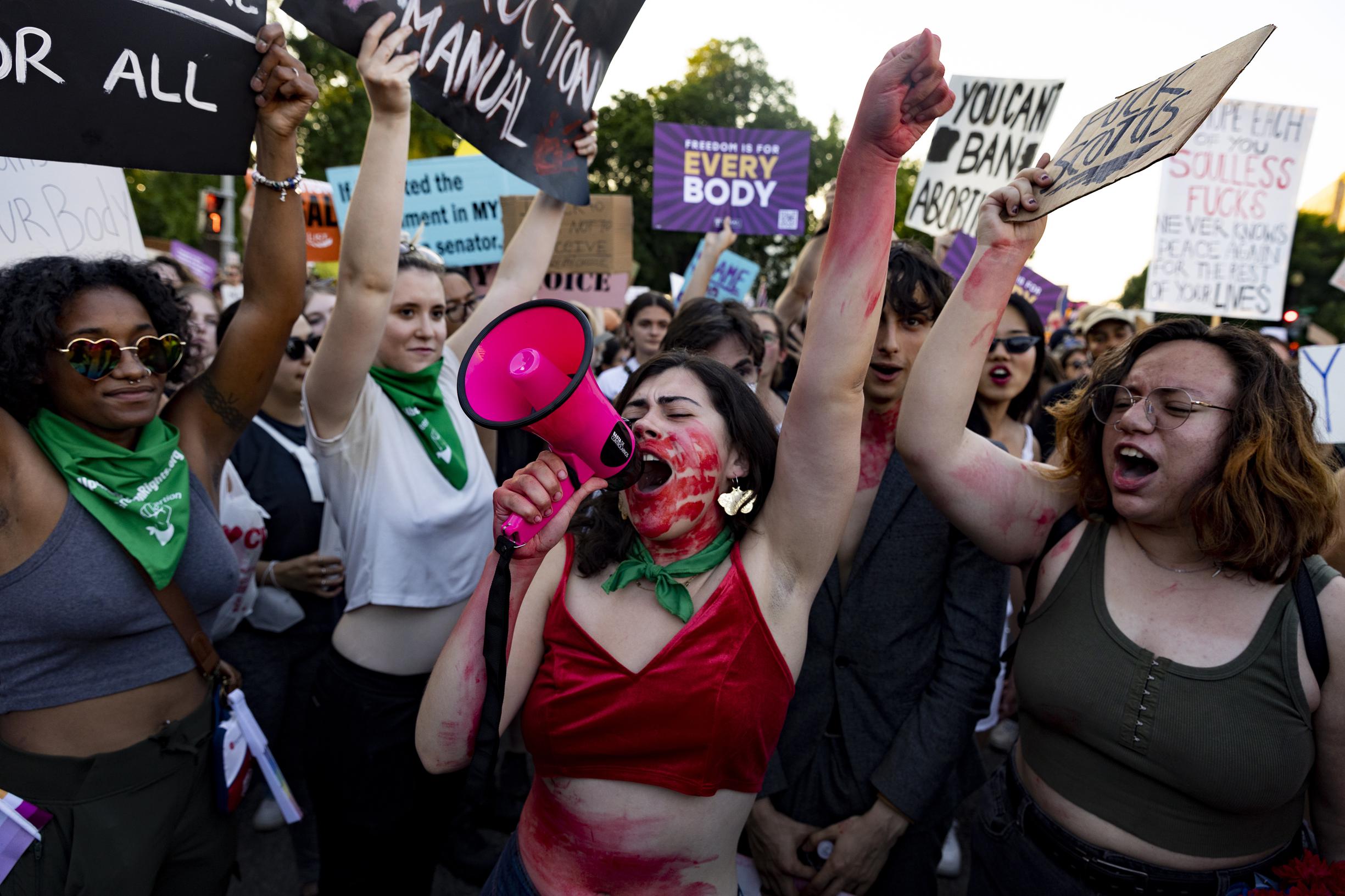 La decisione sull’aborto scatena la protesta in Cassazione: ‘Tremo di rabbia’