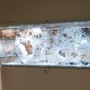 Beelden tonen brutale overval op kunstbeurs Tefaf in Maastricht, politie arresteert twee verdachten na klopjacht