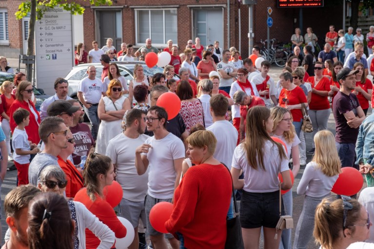 Witte mars voor 19-jarige jongen die werd gedood door ex-partner van zijn moeder