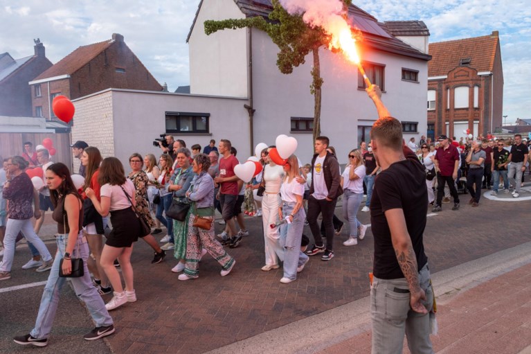 Witte mars voor 19-jarige jongen die werd gedood door ex-partner van zijn moeder