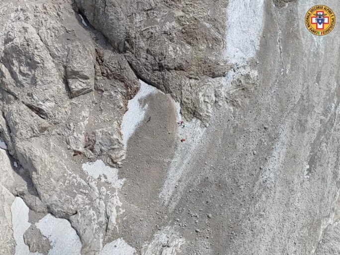 Gletsjer stort in in Italiaanse Alpen: minstens zes doden