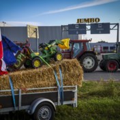 Nederlandse boeren en complotdenkers mikken op lege winkelrekken