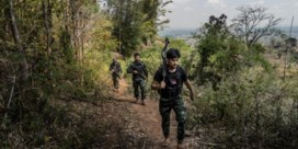 Myanmarees leger brandt dorp na dorp plat, en toch breekt verzet niet