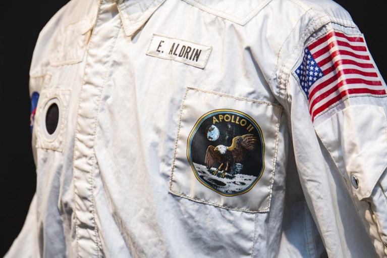 Jas die Buzz Aldrin tijdens maanmissie droeg geveild voor 2,7 miljoen dollar