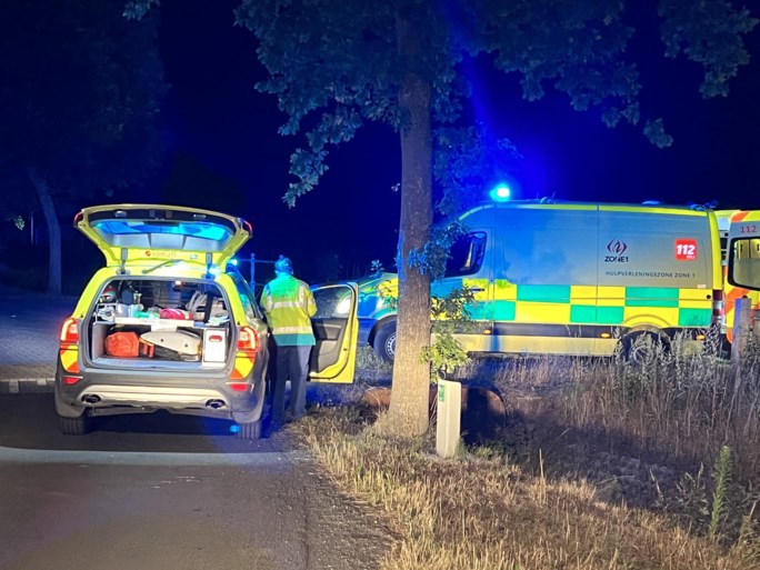 آتش نشانی باید دختر پیشاهنگ را بعد از بازی شبانه از کانال عمیق نجات دهد 