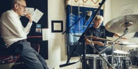 Frank Vandenbroucke op bezoek bij drummer Lander Gyselinck: ‘De cultuursector opnieuw sluiten was achteraf gezien een fout’ 