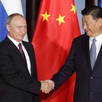 Vladimir Poetin en Xi Jinping. 