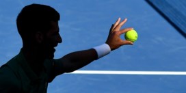 Djokovic stoomt zich klaar voor US Open, tegen beter weten in