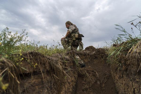 Украинская служба безопасности на Донбассе под давлением