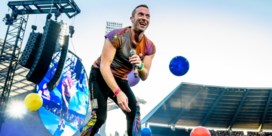 Chris Martin pakt Koning Boudewijnstadion in met Nederlandstalige versie van ‘Magic’