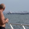 De Razoni verlaat de haven van Odessa. 