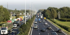 E313 naar Antwerpen weer vrijgegeven na ongeval met vrachtwagens