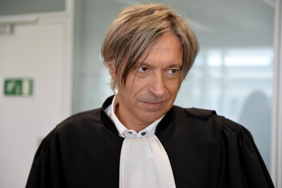Advocaat Walter Van Steenbrugge furieus na verdachtmaking in zaak rond drugslab