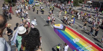 Pride Party in Antwerpen tijdelijk stilgelegd: twee personen naar ziekenhuis gebracht