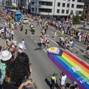 Pride Party in Antwerpen tijdelijk stilgelegd: twee personen naar ziekenhuis gebracht