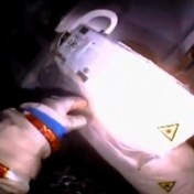 ISS-crew roept Russische kosmonaut met defect ruimtepak terug naar huis