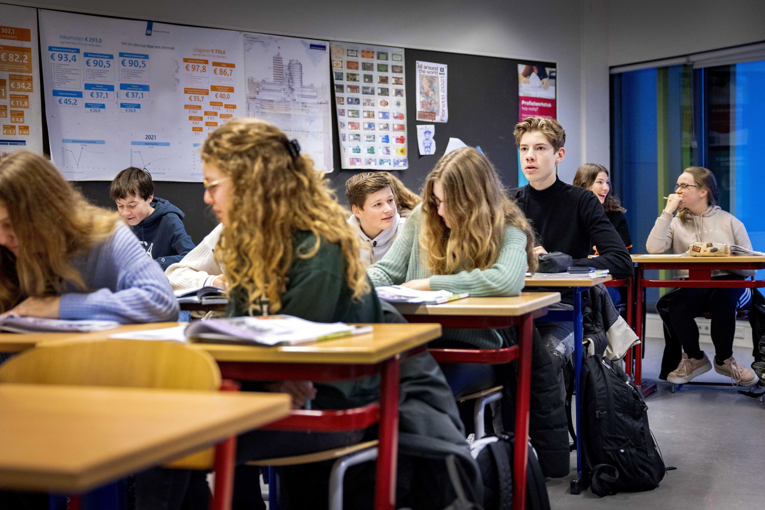 Moet Het Middelbaar Meer Op Het Hoger Onderwijs Lijken? Lezers Reageren ...