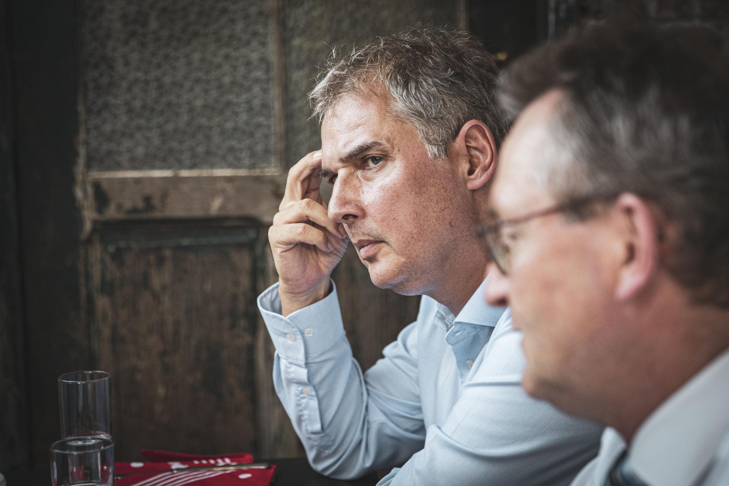 Topmannen onderwijs streng: ‘Onbegrijpelijk dat lerarentekort niet hoger op agenda staat’