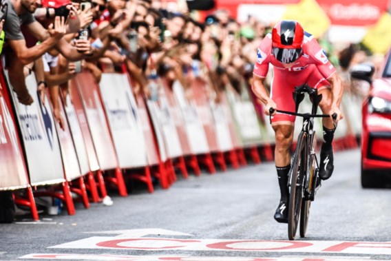 Buitenlandse pers onder de indruk van Remco Evenepoel in Vuelta: ‘Met een toverstokje aangeraakt’