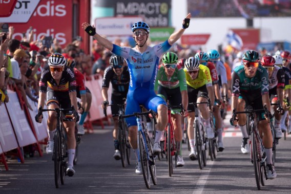Tim Merlier ziet Kaden Groves naar ritwinst sprinten in Vuelta